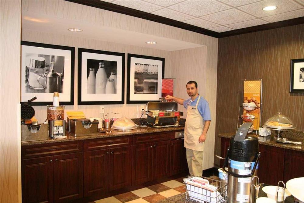 ハンプトン イン デトロイト ローズビル Clinton Township 部屋 写真